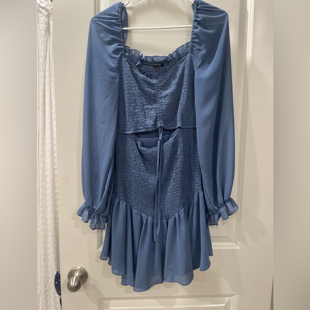Super cute blue ruched dress